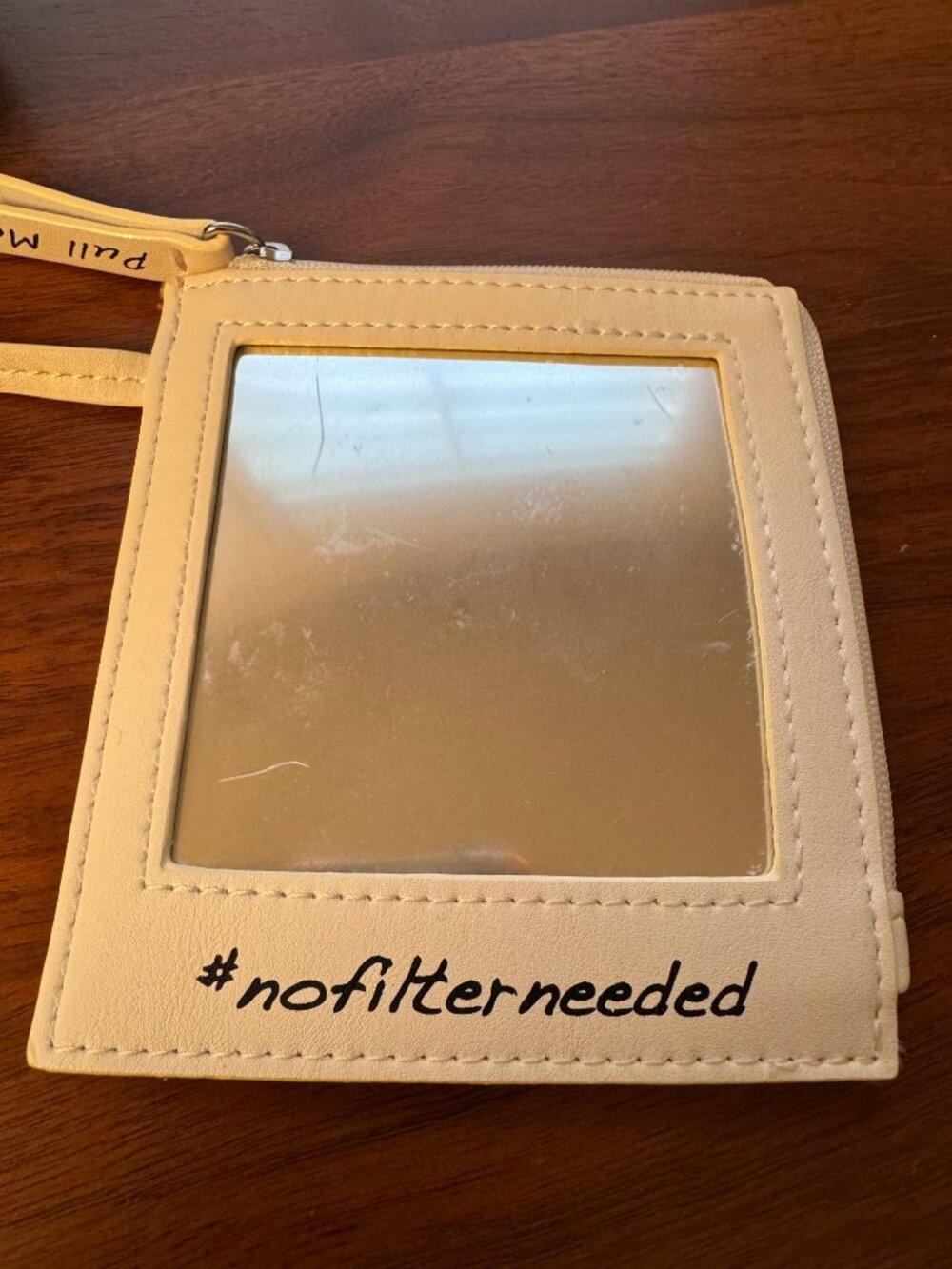 📸 Betsey Johnson Oh Snap Kitsch Crossbody Polaroid Purse 📸 - Picture 3 of 10